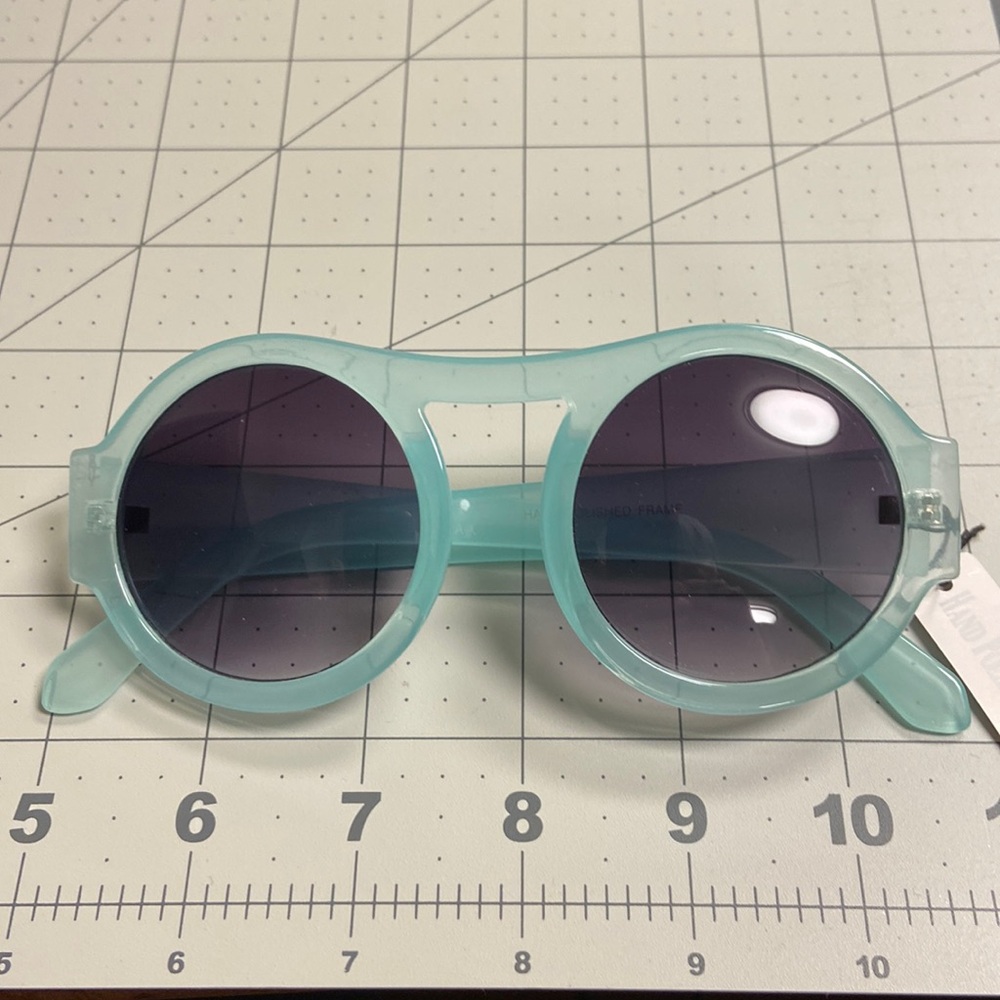 Round Opaque Plastic Sunglass